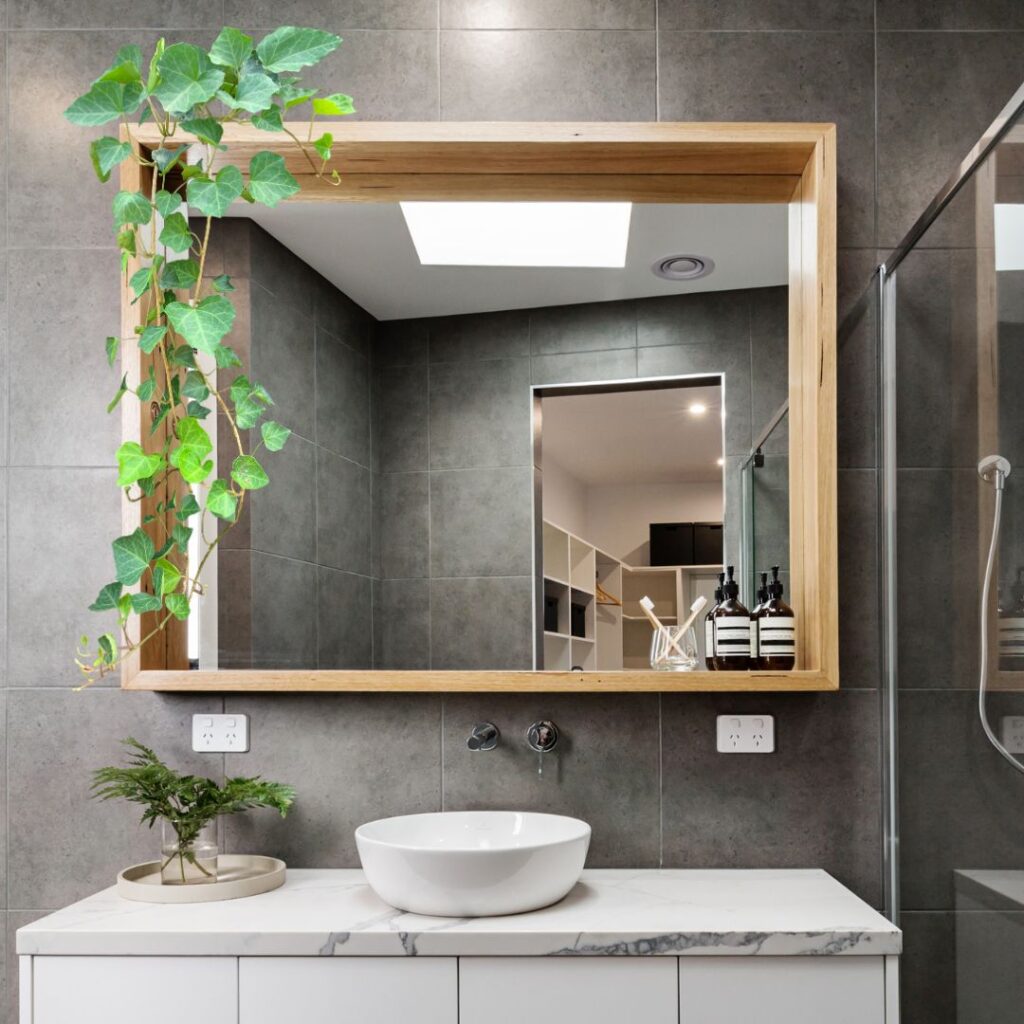 english ivy bathroom plant